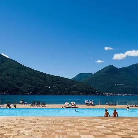 Italian Lakes 3 Bedroom With Pool Apartment